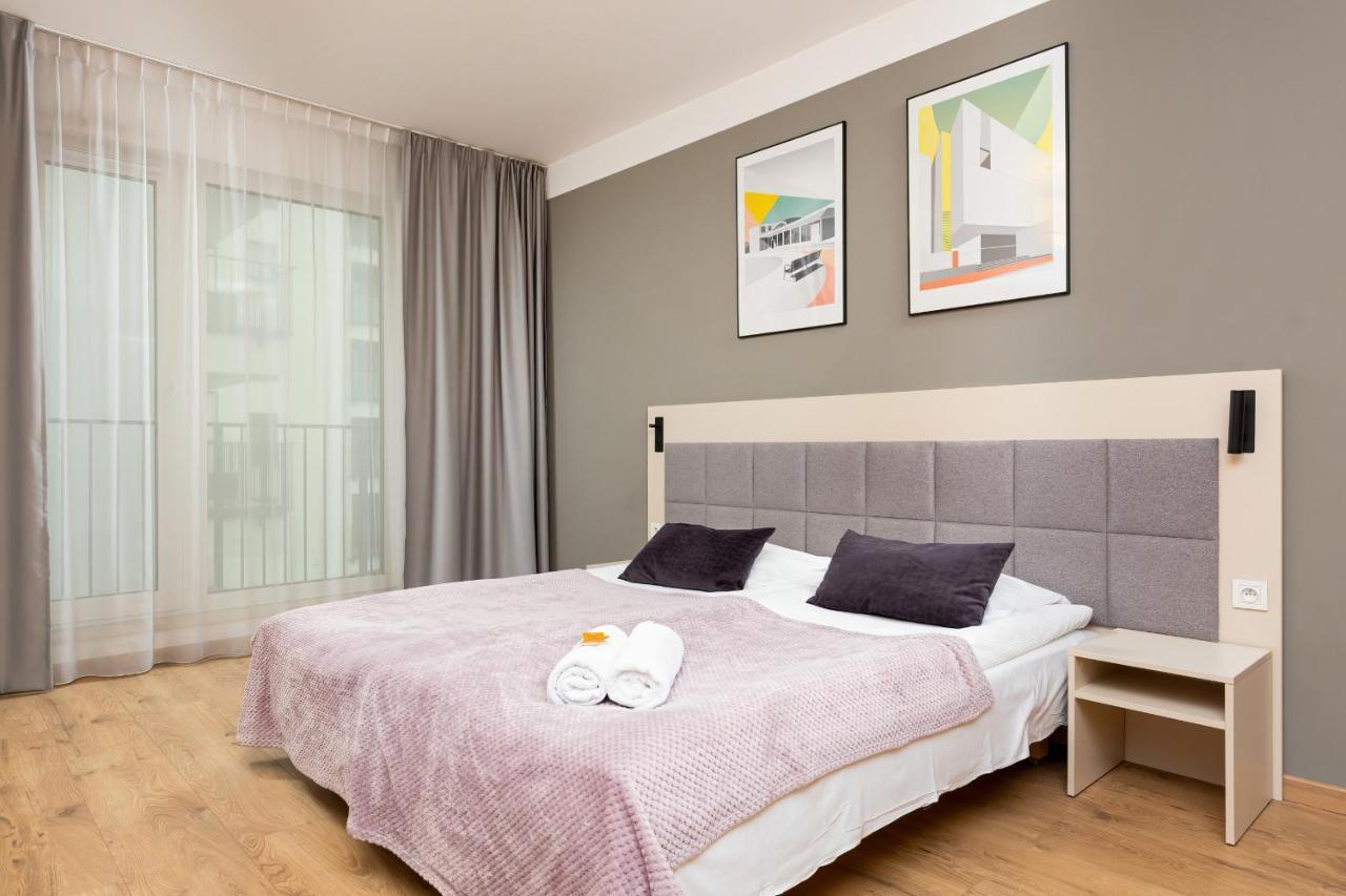 Wolska Residence Apartments With Parking By Noclegi Renters Varşova Dış mekan fotoğraf
