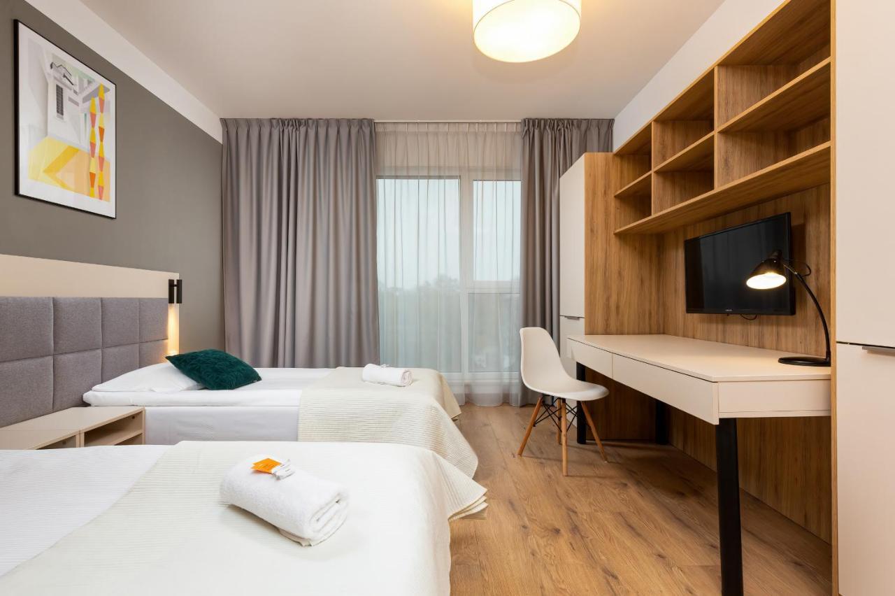 Wolska Residence Apartments With Parking By Noclegi Renters Varşova Dış mekan fotoğraf