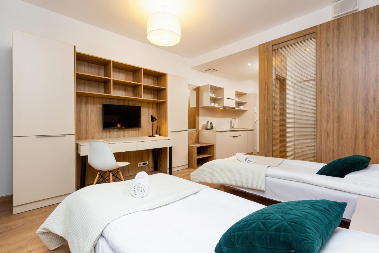 Wolska Residence Apartments With Parking By Noclegi Renters Varşova Dış mekan fotoğraf