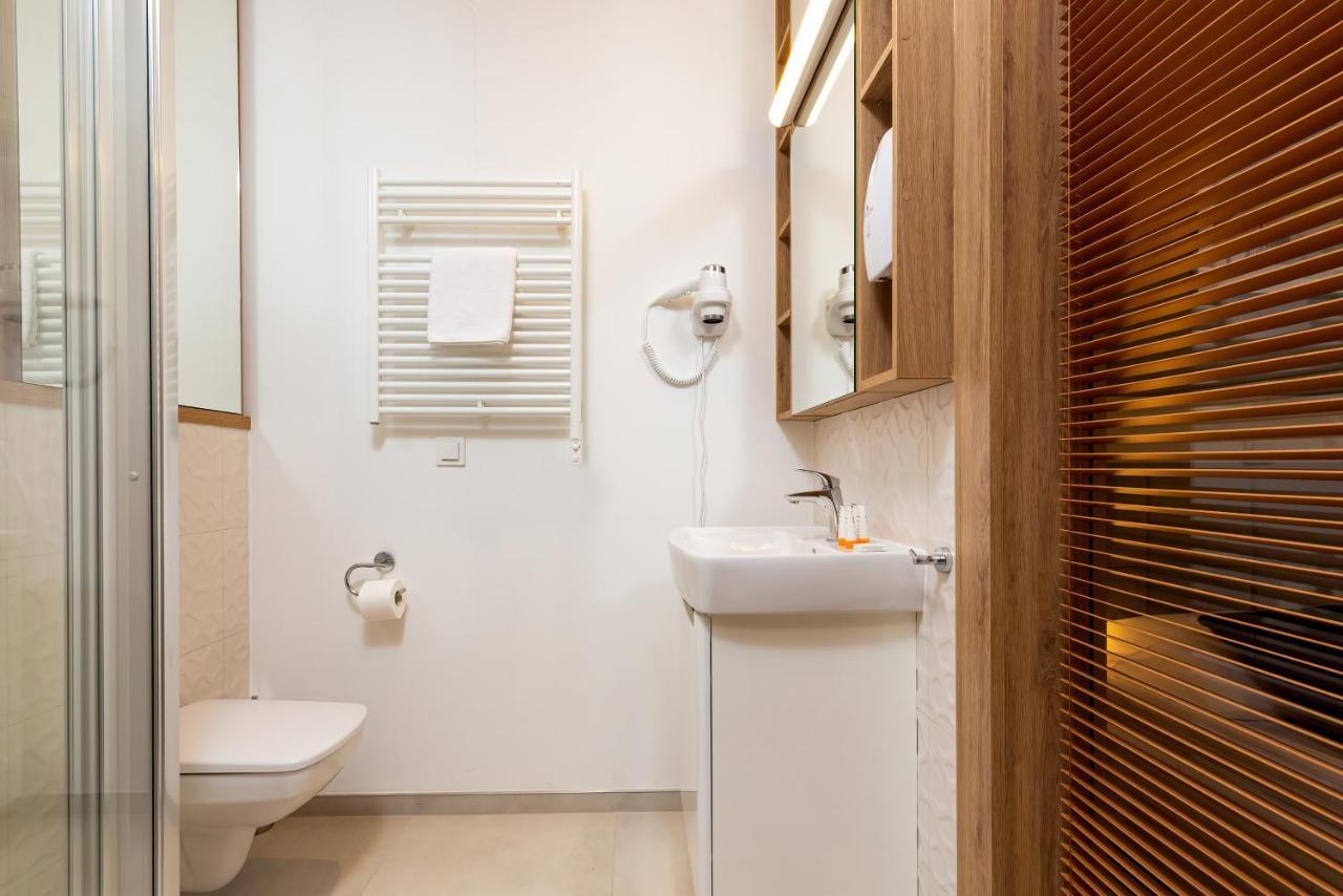Wolska Residence Apartments With Parking By Noclegi Renters Varşova Dış mekan fotoğraf